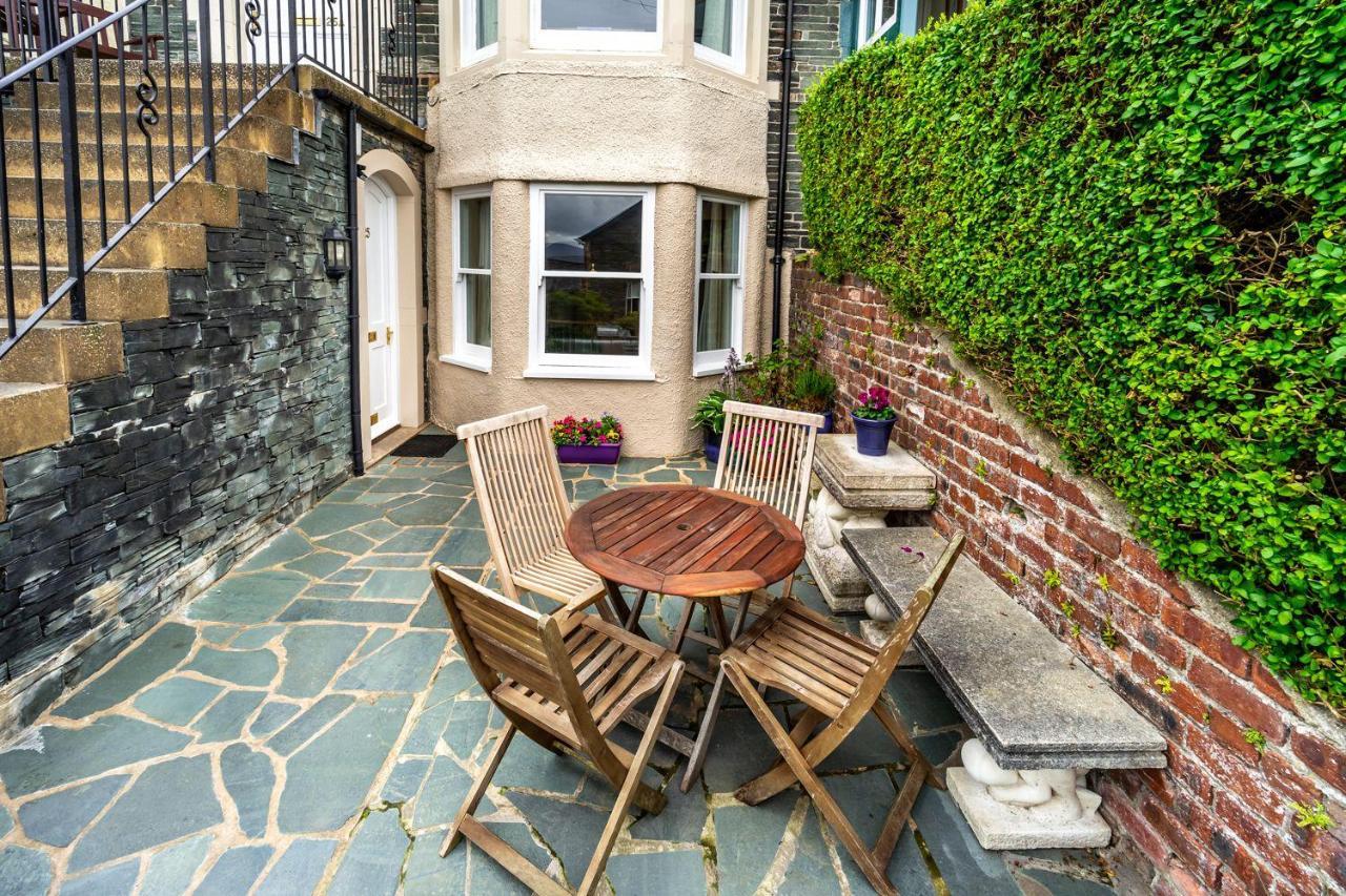 The Ridgeway Villa เคสวิค ภายนอก รูปภาพ